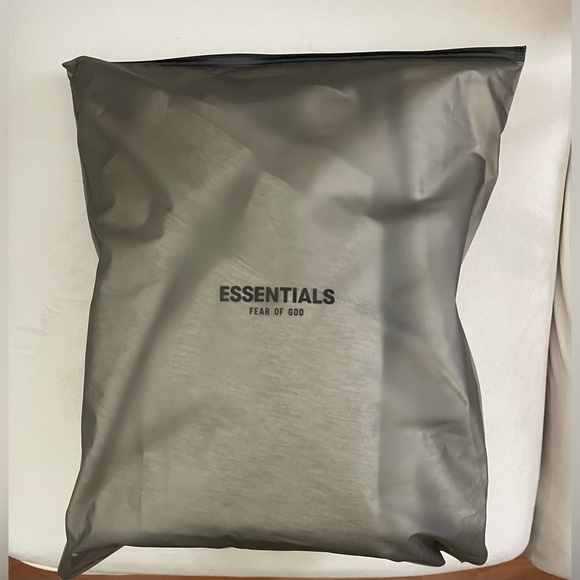NWT Unisex Essentials Fear Of God Essentials Light Oatmeal Hoodie Size L - Picture 11 of 11